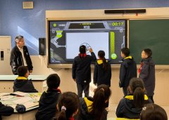 级学生许毅恒和他的同窗们为“将来糊口尝试室